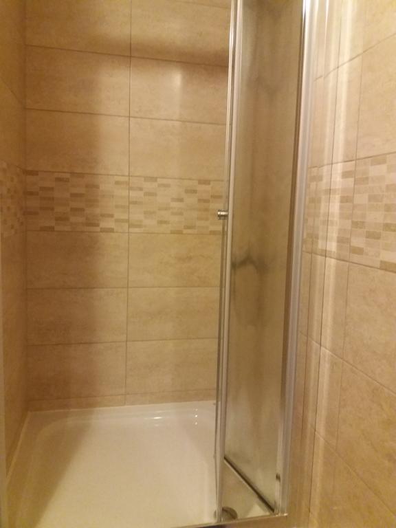 Apartment S&s *